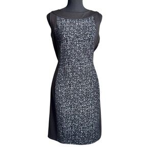 Calvin Klein Woman’s Size 10 Sleeveless Black & White Wavy Sheath Dress